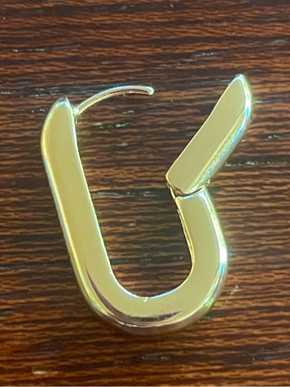 Plunder Huggie Oval Hoop Earrings. Gold-tone. 1 in drop Hinge closure New in bag - Picture 3 of 5